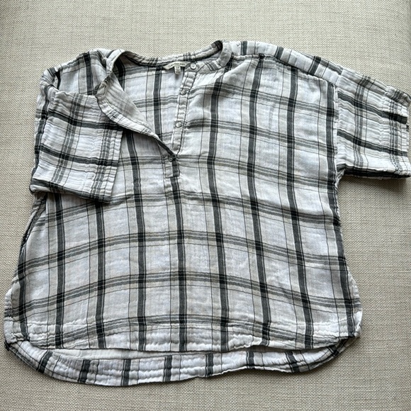 Calvin Klein jeans, S, charcoal/cream/white plaid, short sleeve shirt, 4 buttons - Picture 1 of 4